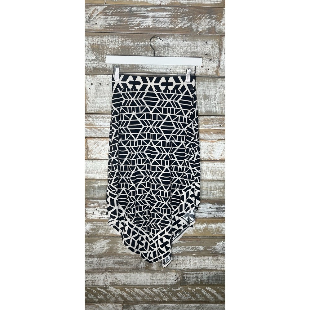 International‎ concepts womens black/white skirt Petite